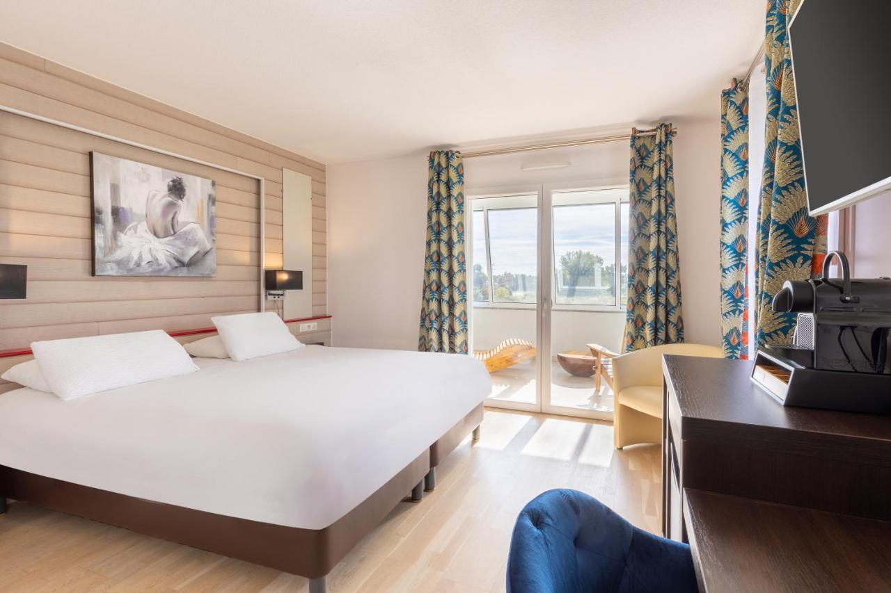 Executive King Room King Bed Non-Smoking