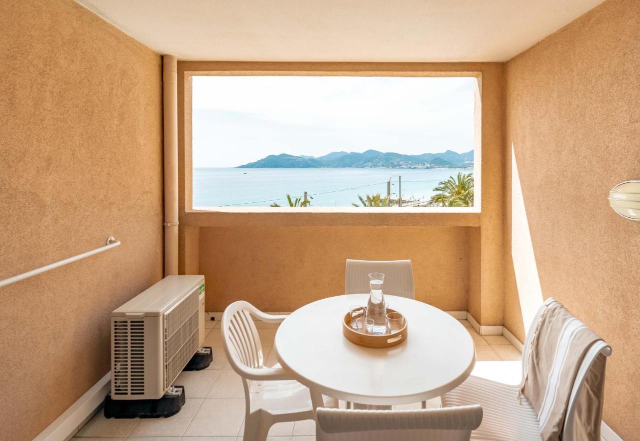 Studio Sleeping Alcove Air conditioning Terrace or Balcony Sea View