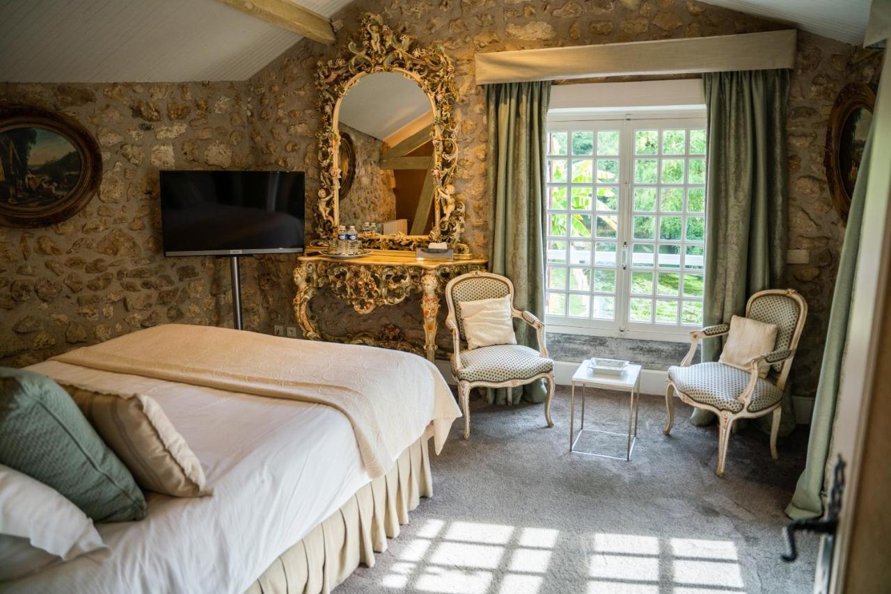Signature Room