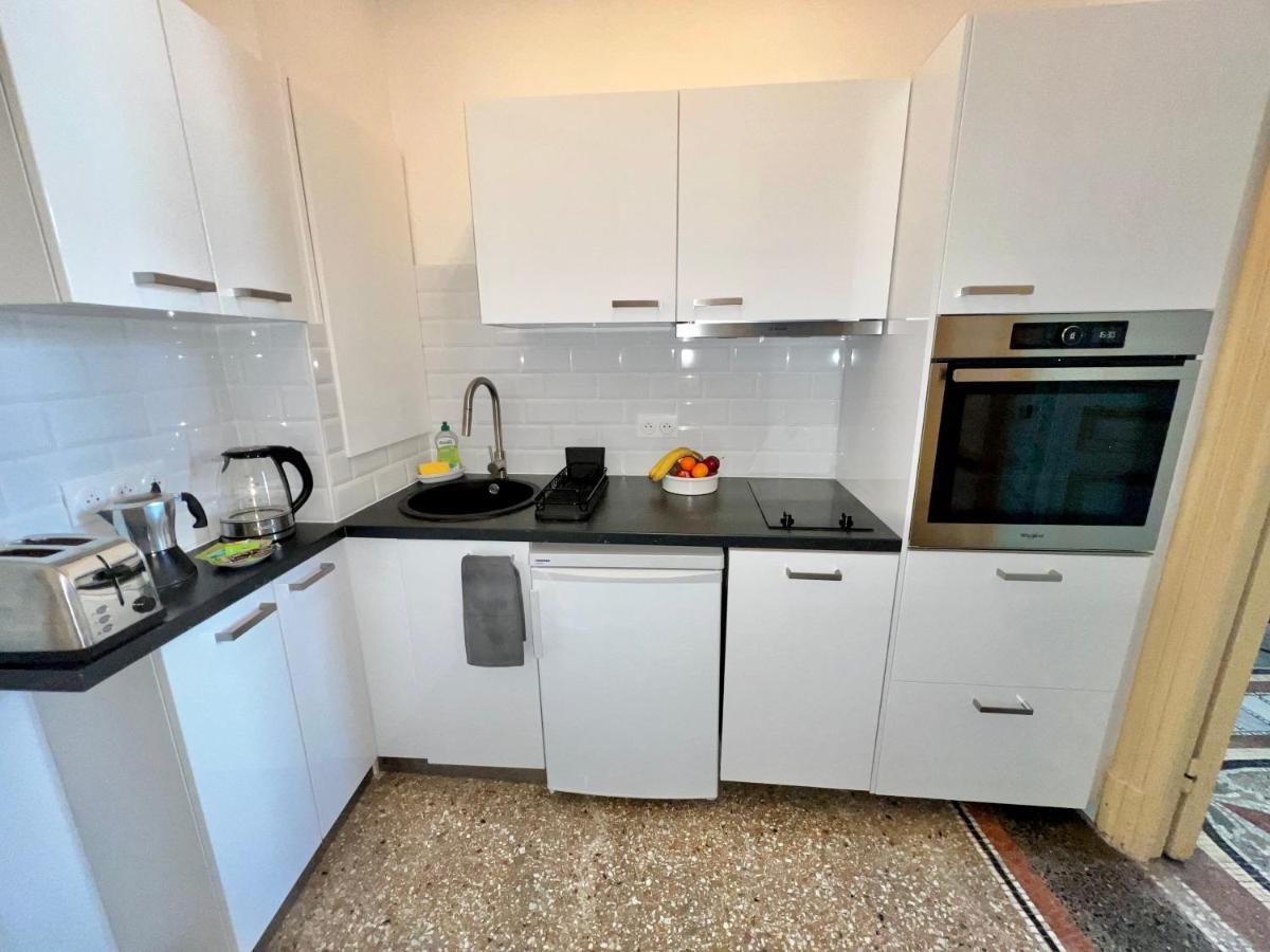 Superior One-Bedroom Apartment