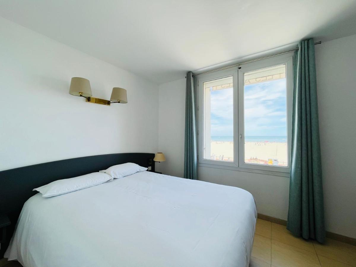 Double or Twin Room Sea View