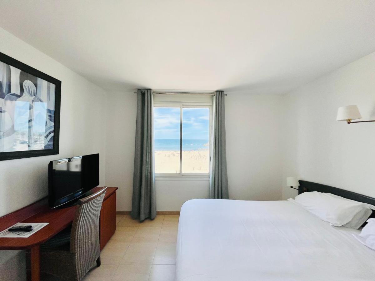 Double or Twin Room Sea View