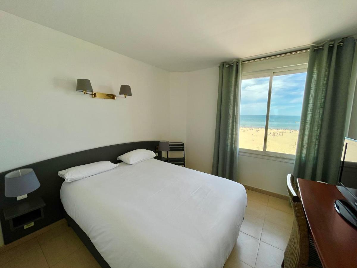 Double or Twin Room Sea View