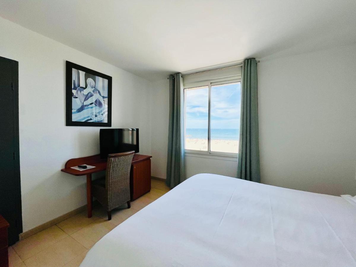 Double or Twin Room Sea View