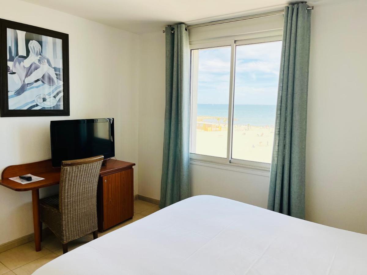 Double or Twin Room Sea View