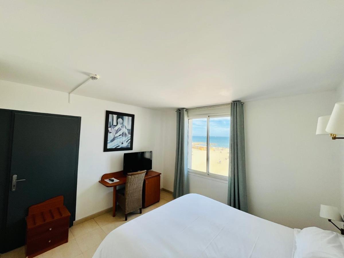 Double or Twin Room Sea View
