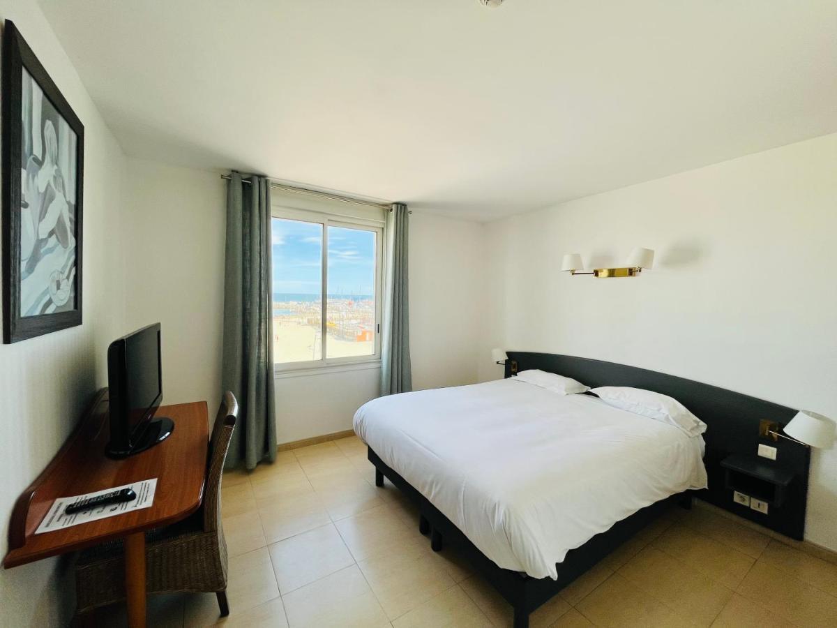 Double or Twin Room Sea View