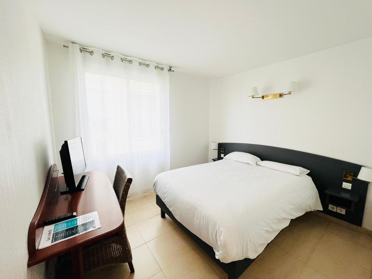 Double Room Street View