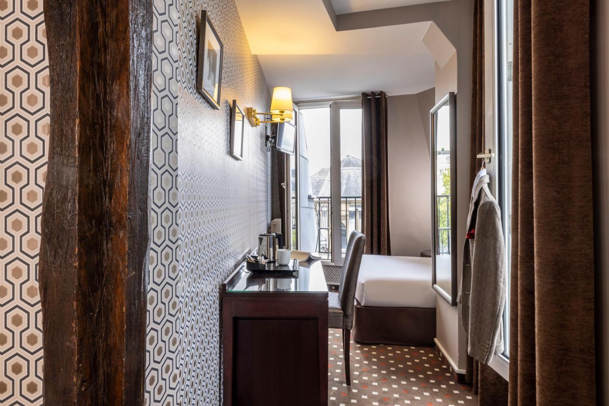 Single Room Balcony