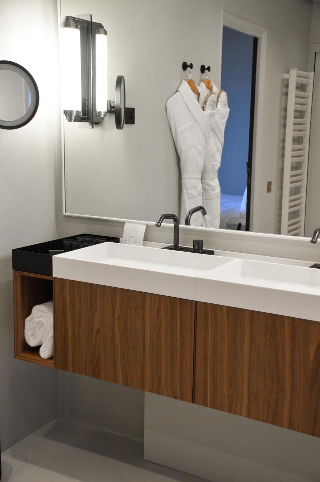 Double Room Lake View Spa Access