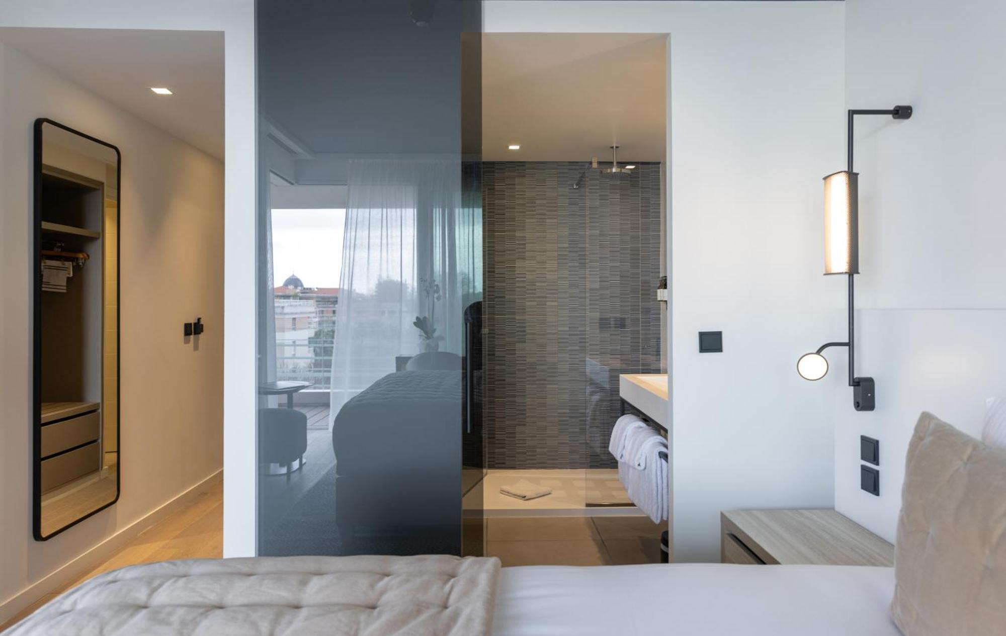 Standard King Room Balcony