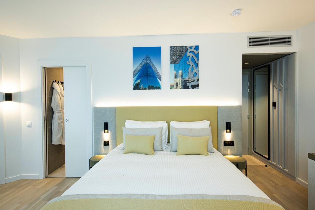 Standard Queen Room