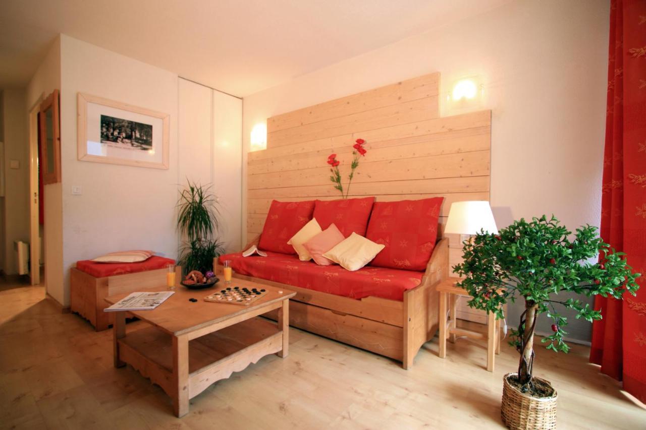 One-Bedroom Apartment Alcove
