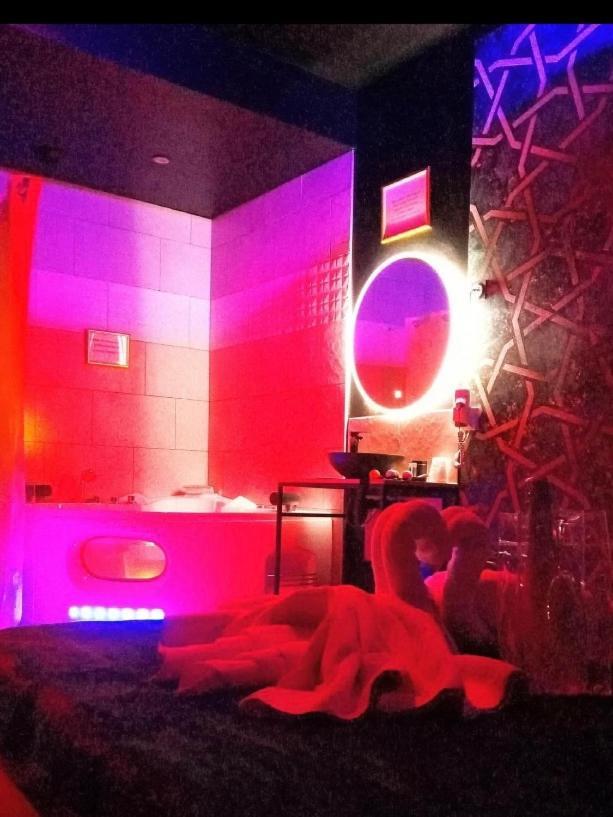 King Room Spa Bath