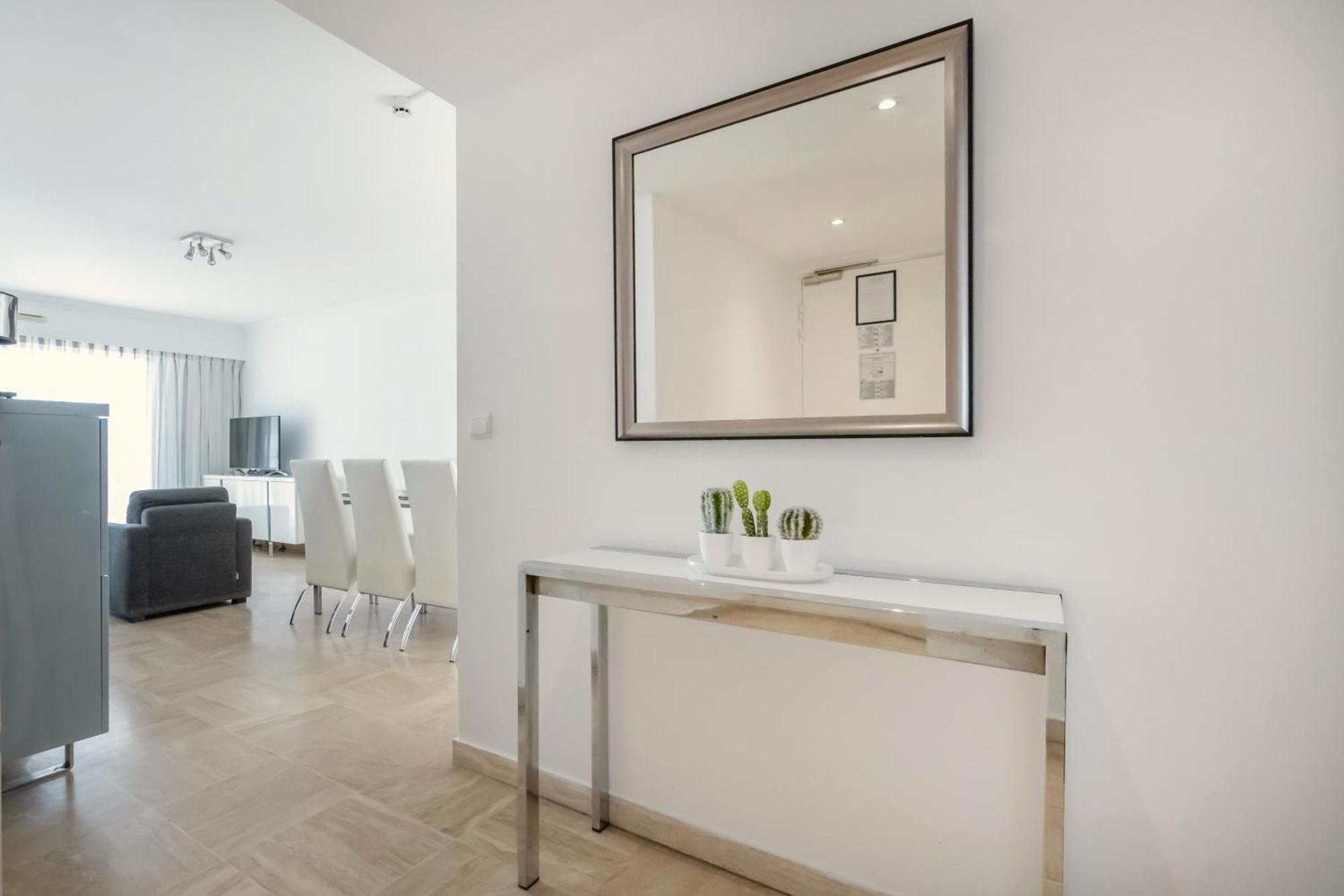 Two-Bedroom Apartment swimming-pool view