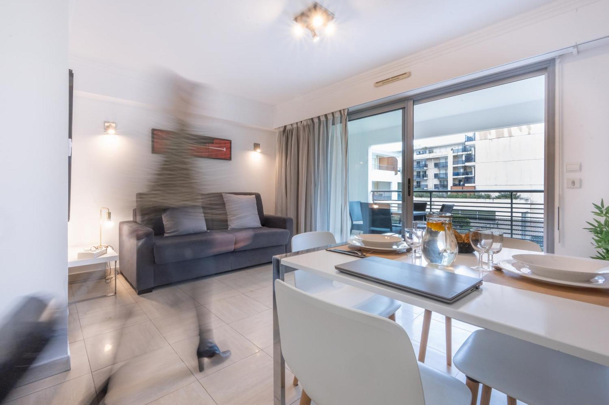 Studio Apartment