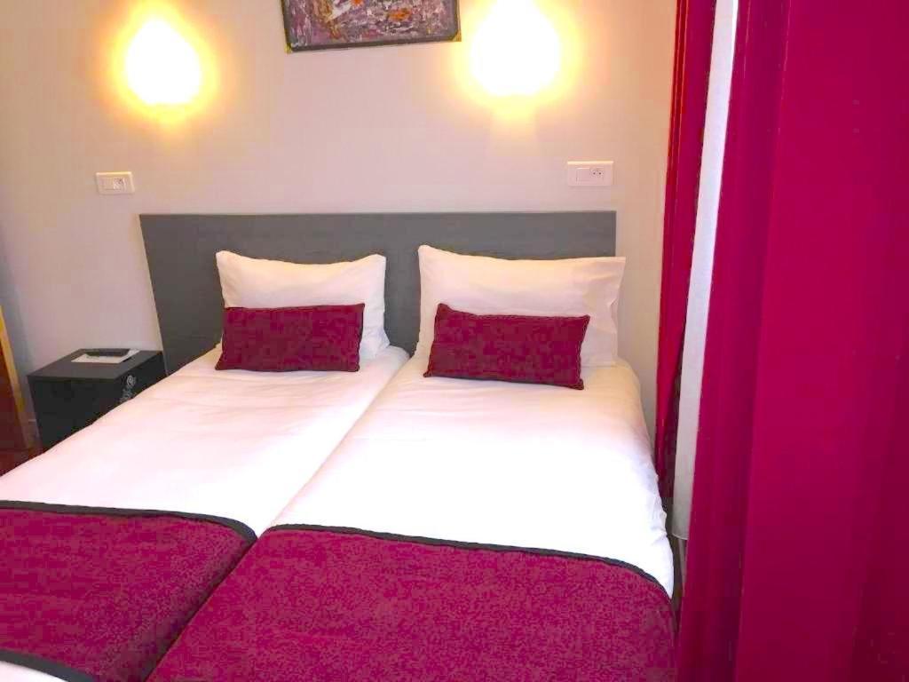 Twin Room Air-Conditioning