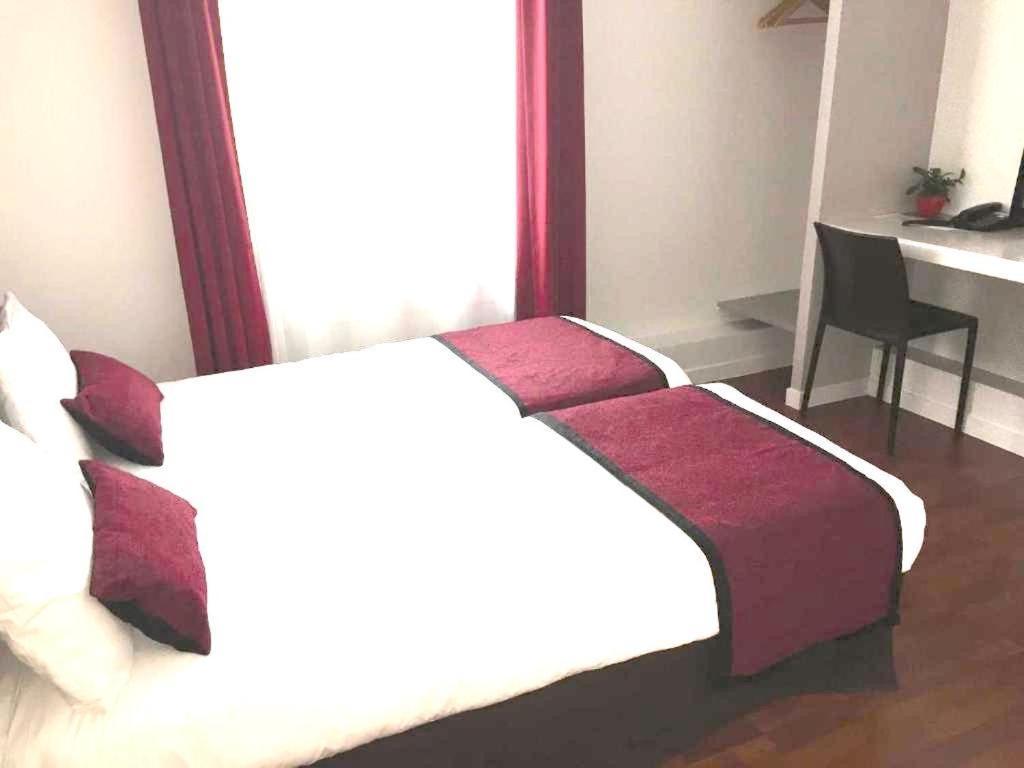 Twin Room Air-Conditioning