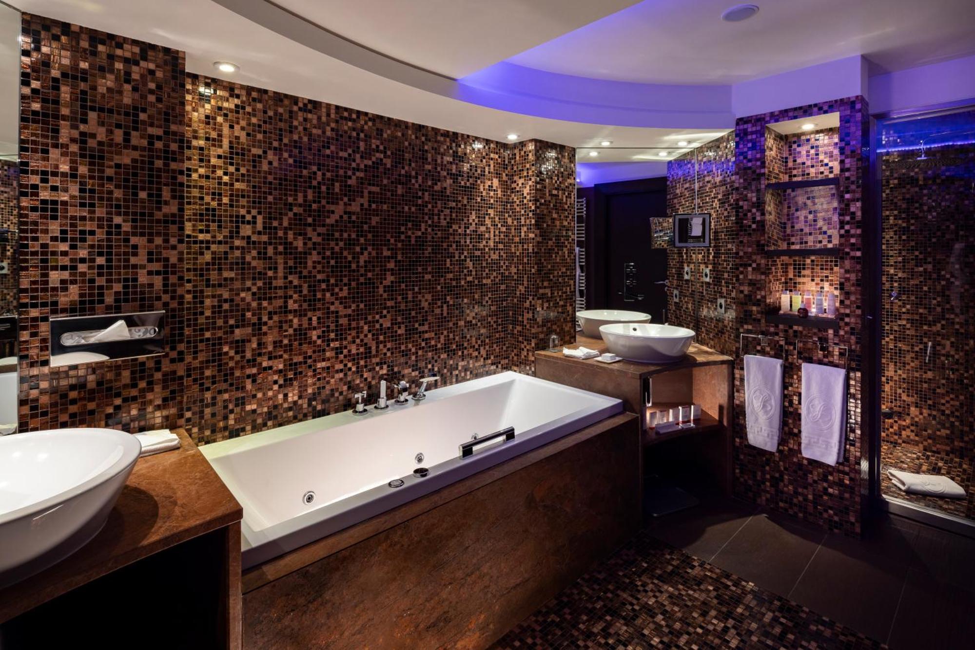 Superior Suite