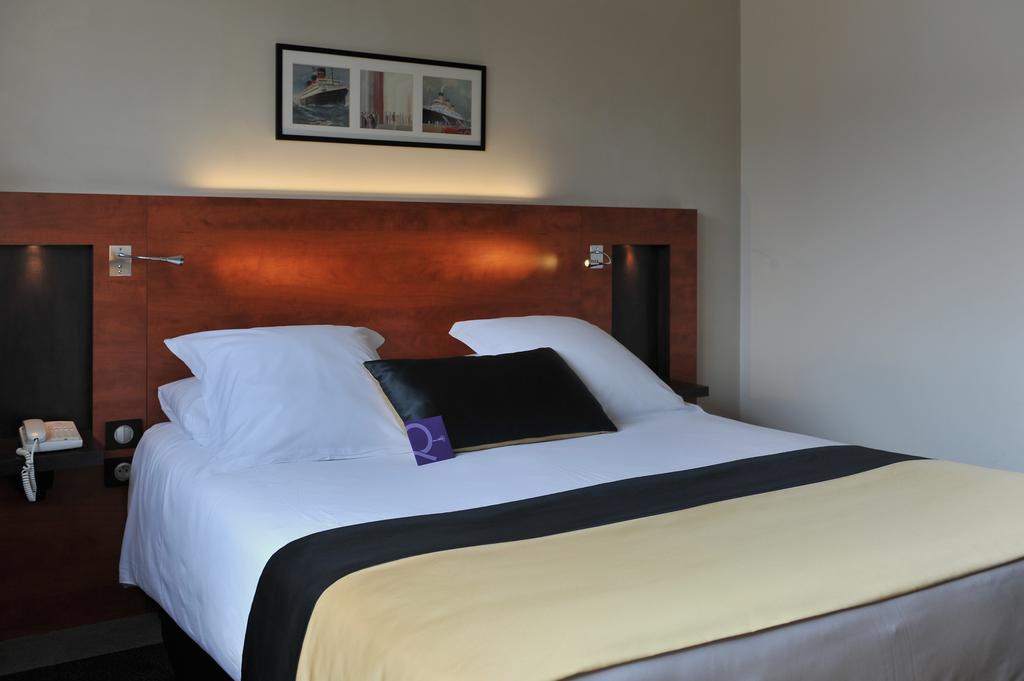 Standard Queen Room