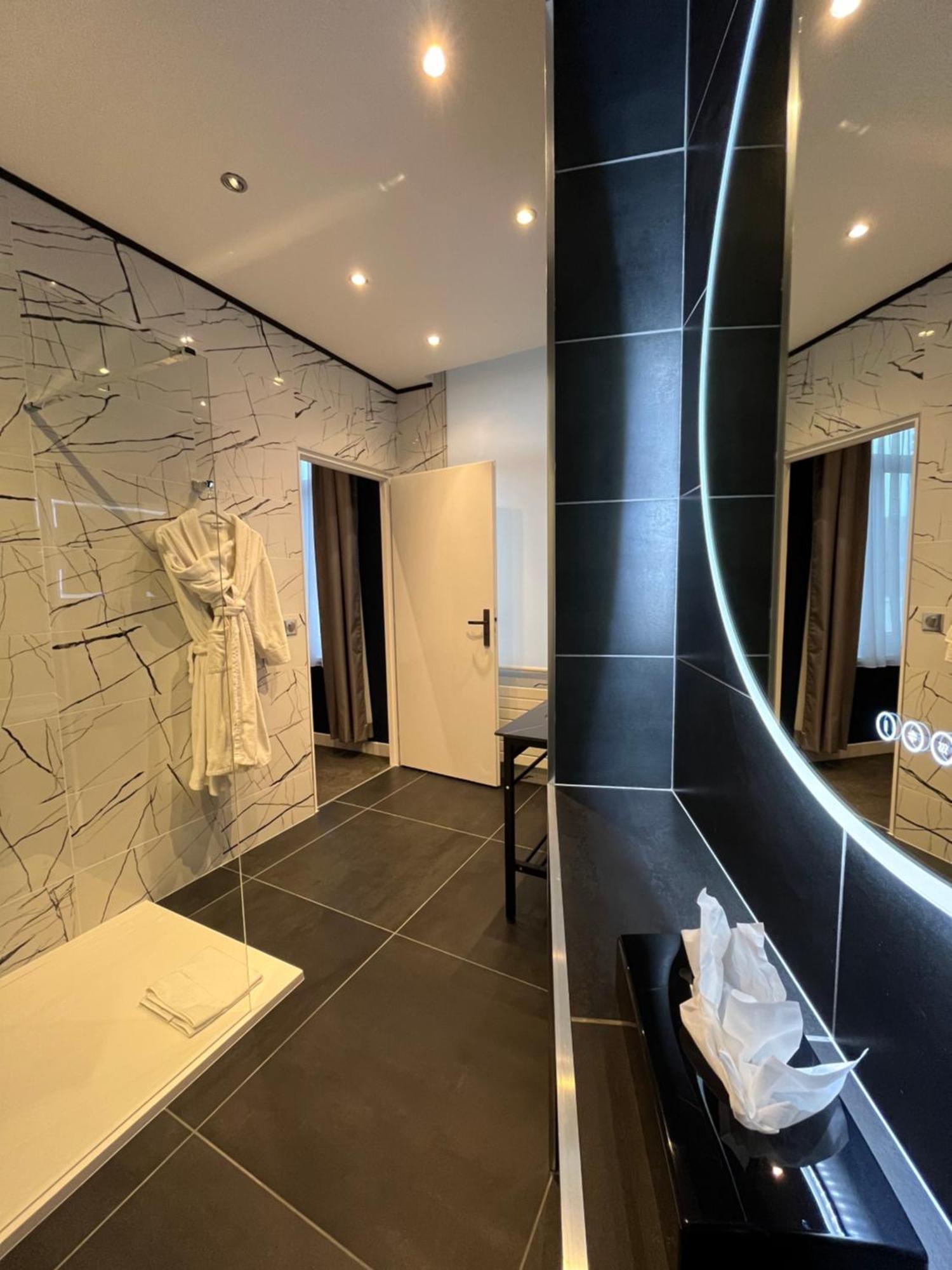 Suite Port View