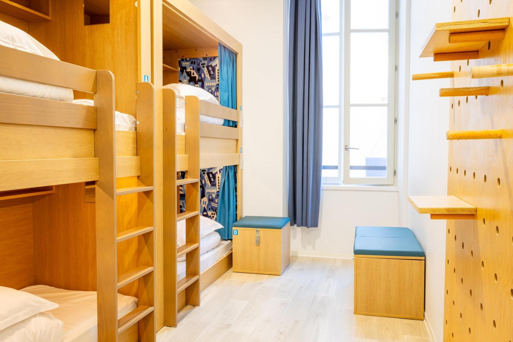Bed 8-Bed Mixed Dormitory Room