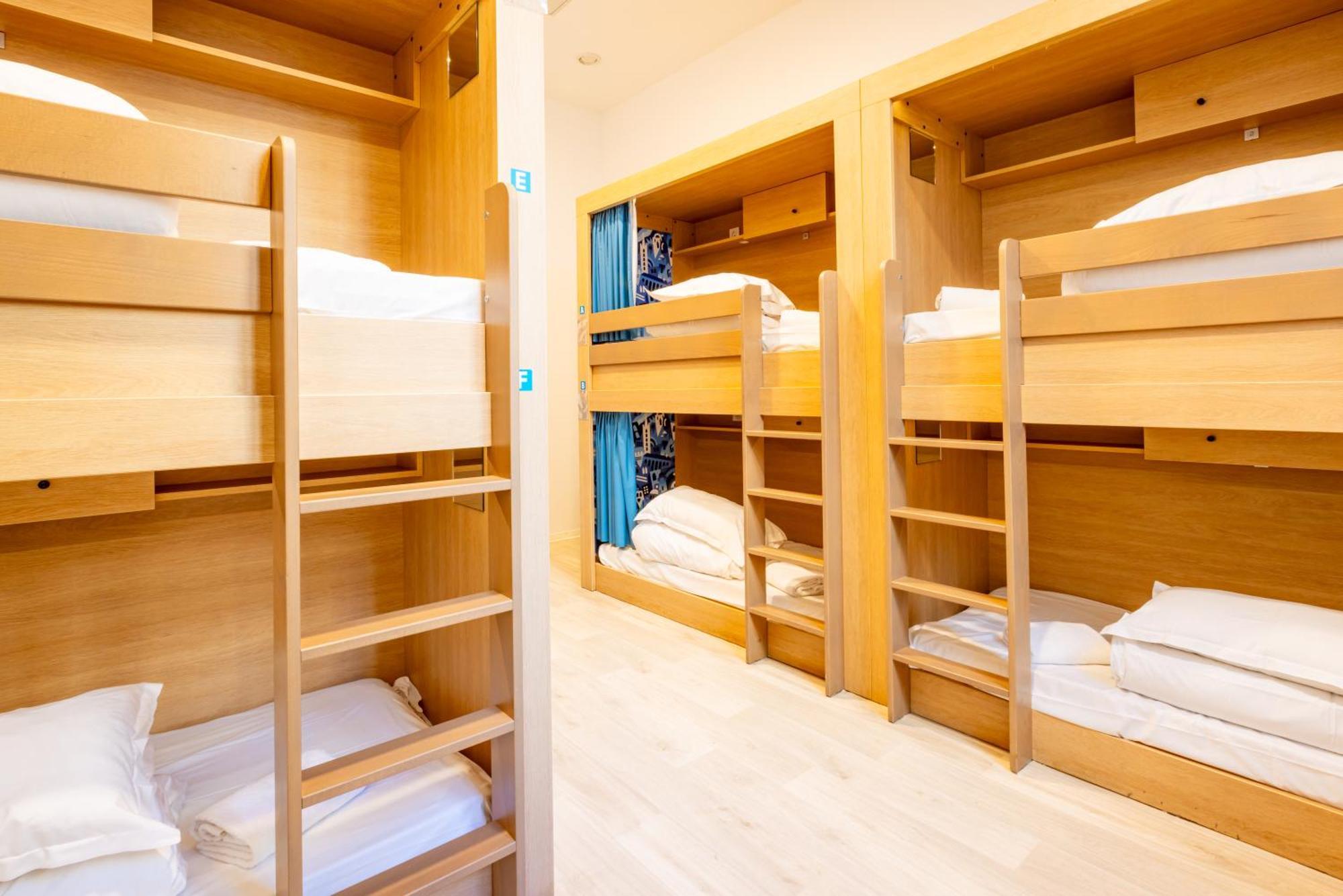 Bed 8-Bed Mixed Dormitory Room