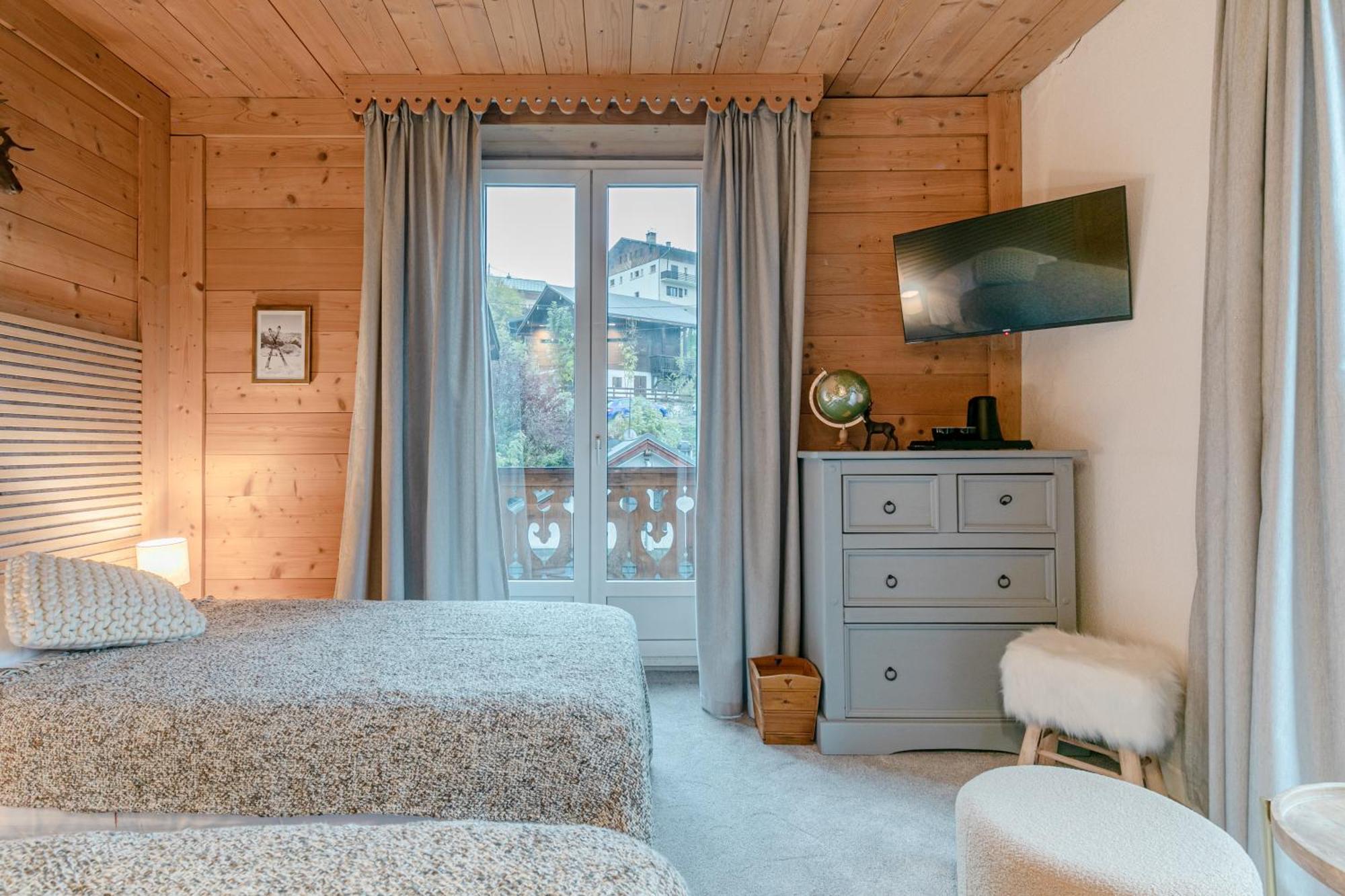 Deluxe Twin Room Balcony