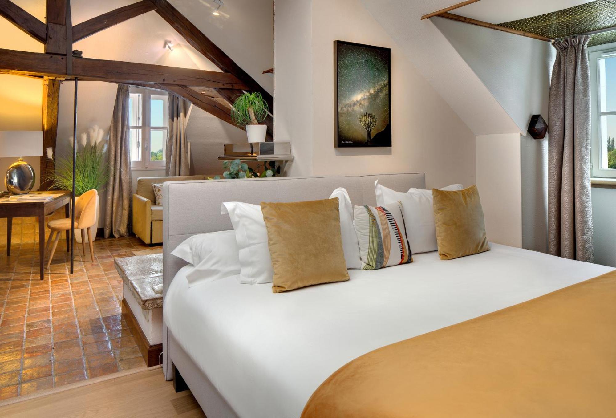 Deluxe Double or Twin Room*****