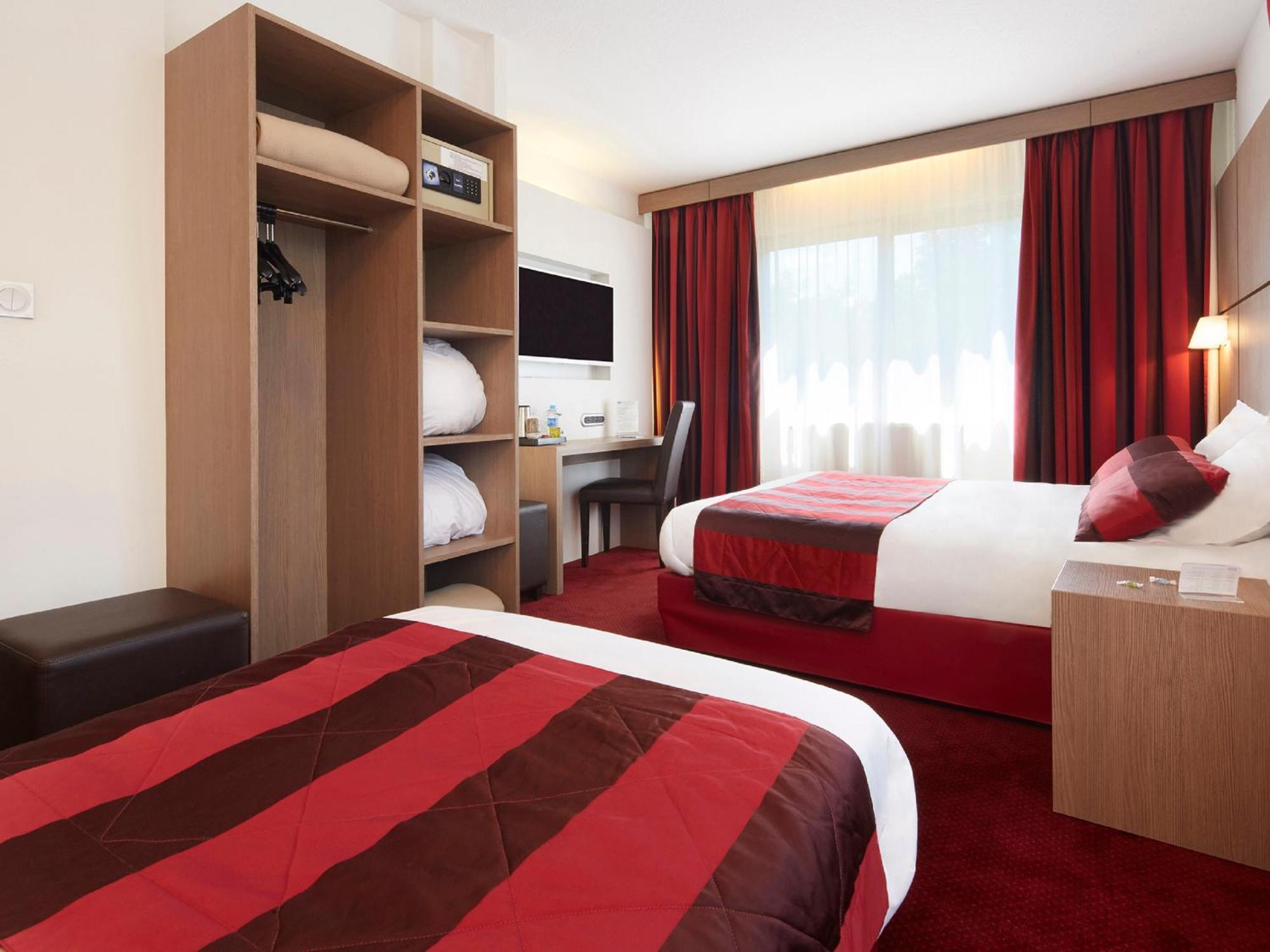 1 Double Bed 1 Single Bed
