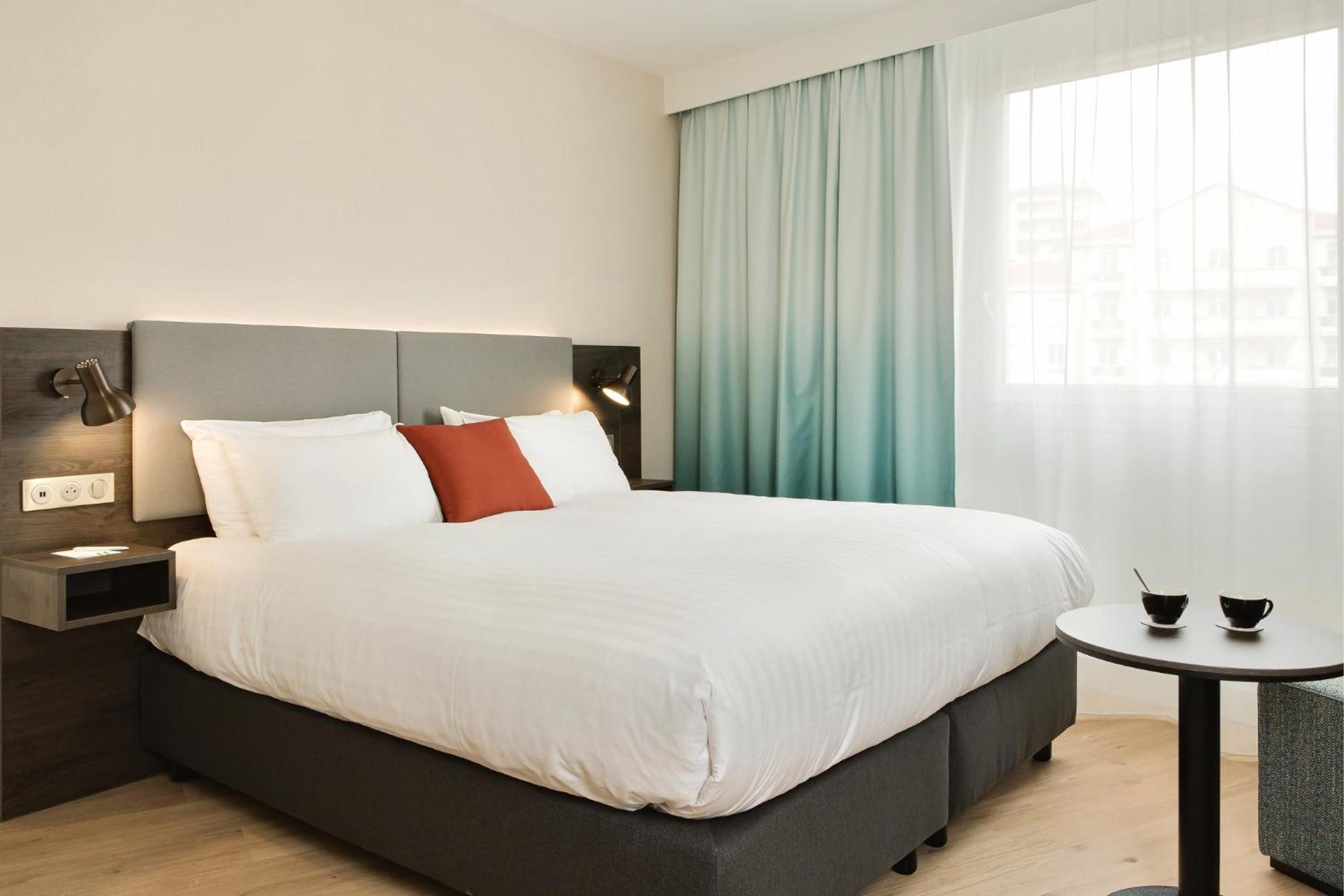 Standard Queen Room