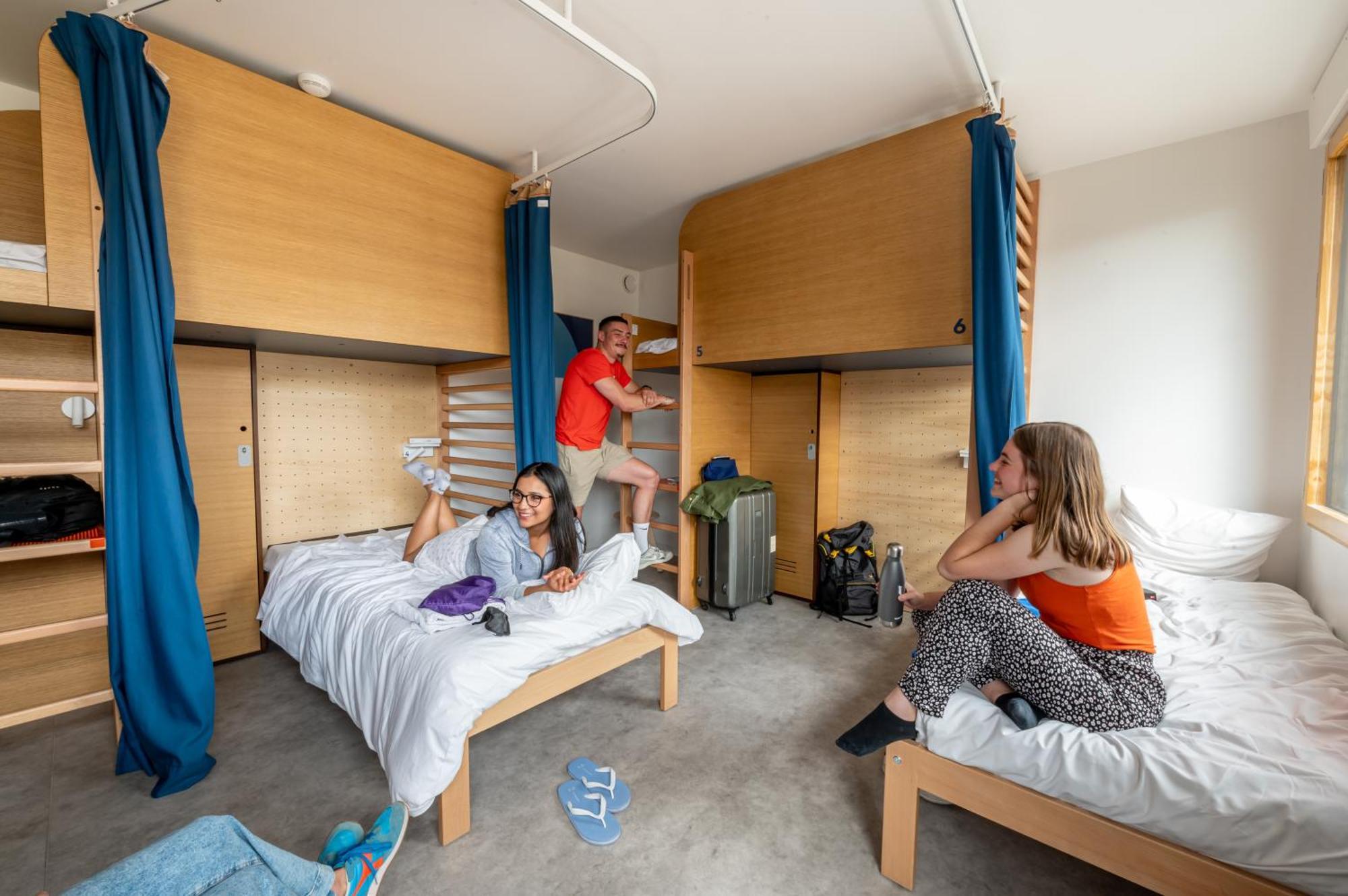 Single Bed 6-Bed Dormitory Room