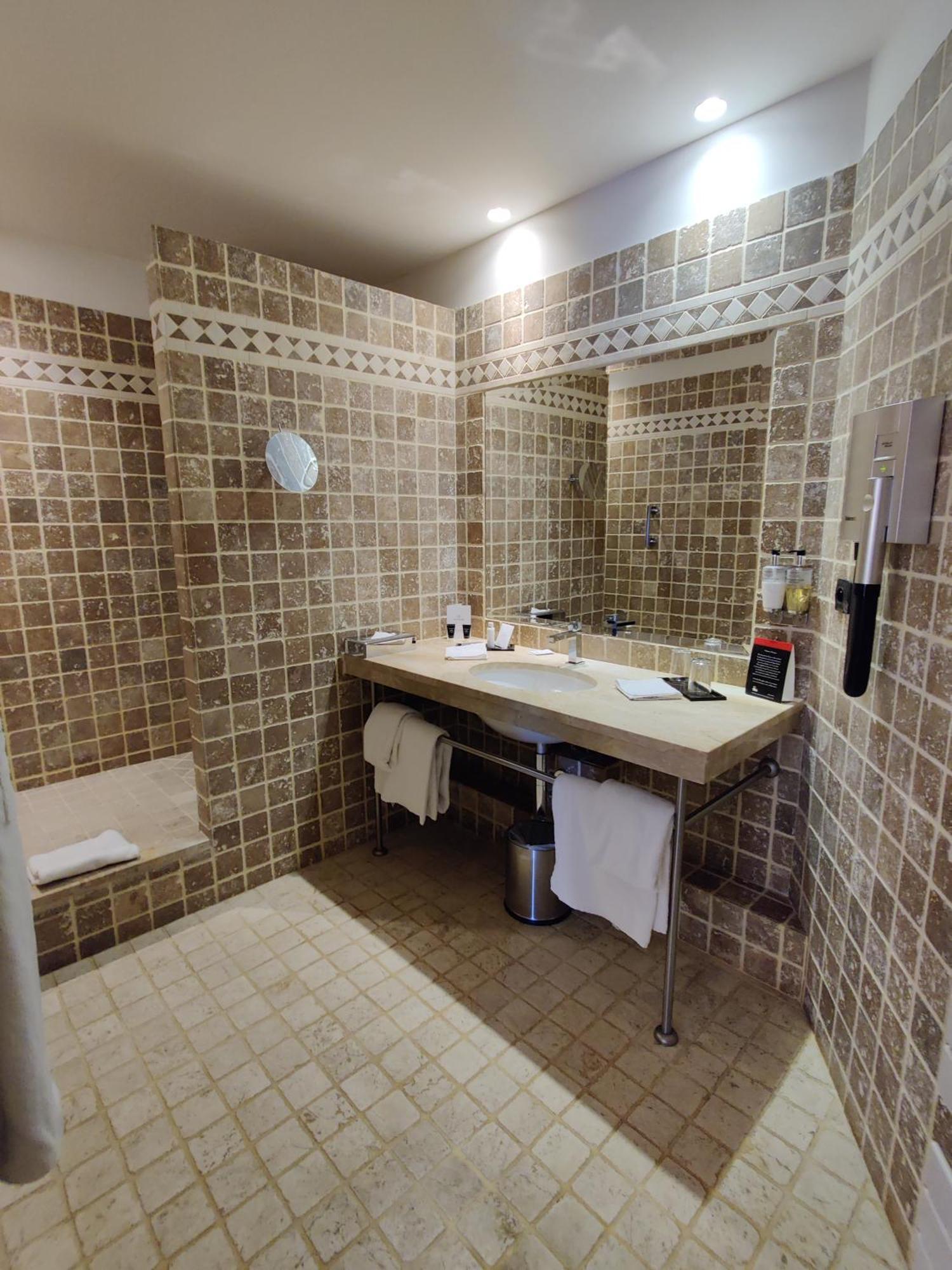 Guest room 2 Twin or Single Beds Limited view