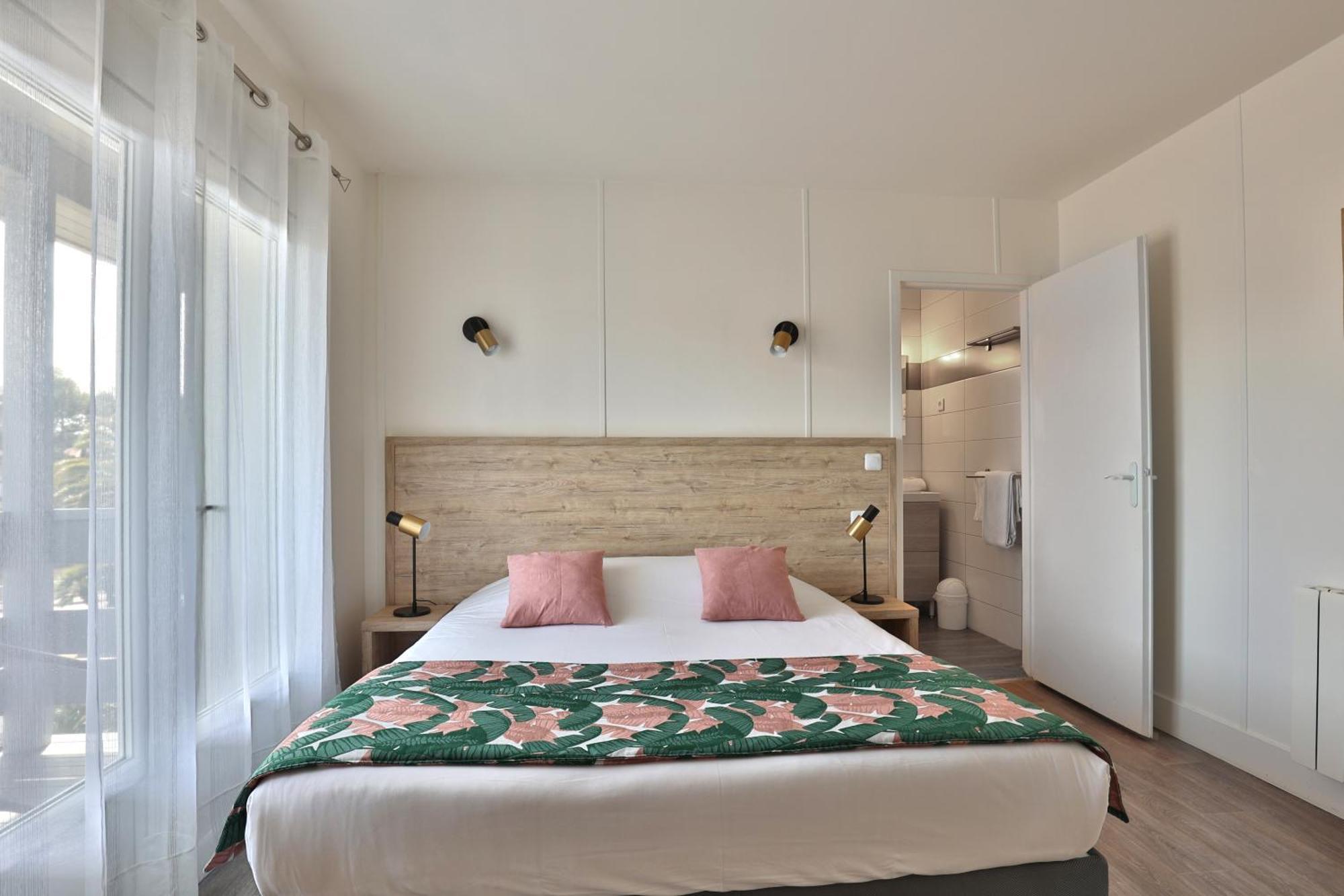 Double Room Balcony Port View