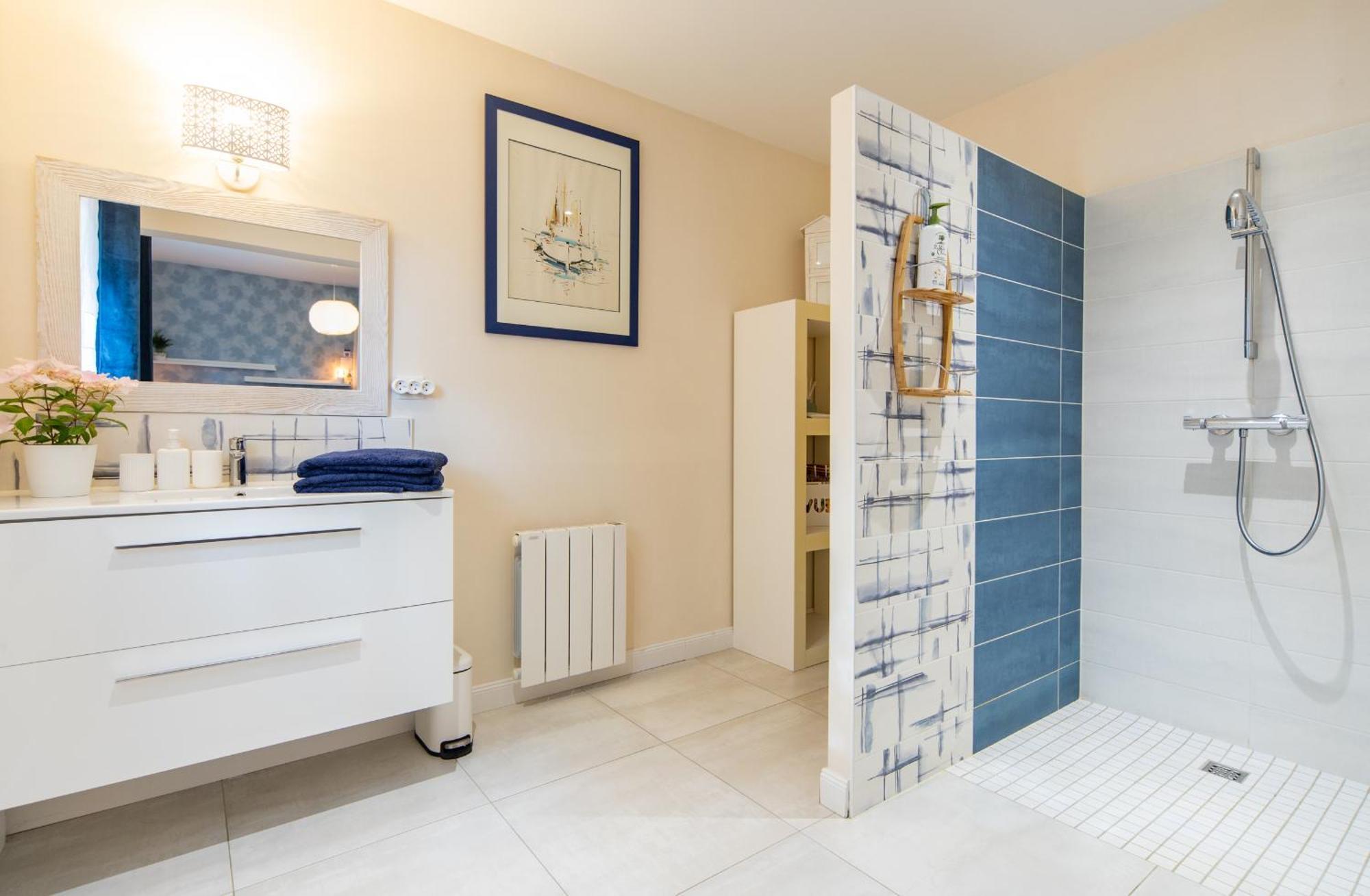 Double Room Private Bathroom