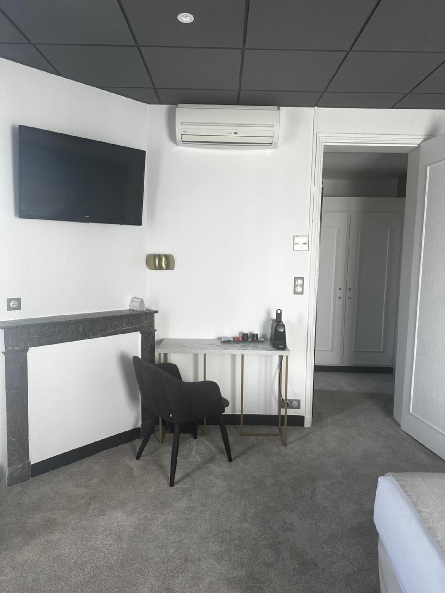 Large Double Room Partial Sea View