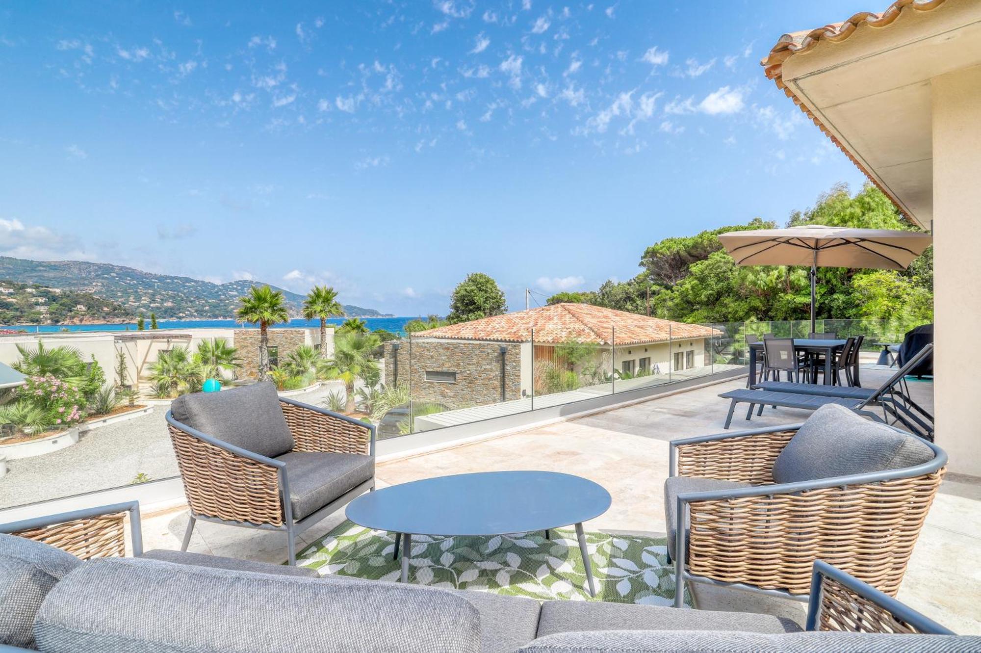 Deluxe Suite Sea View