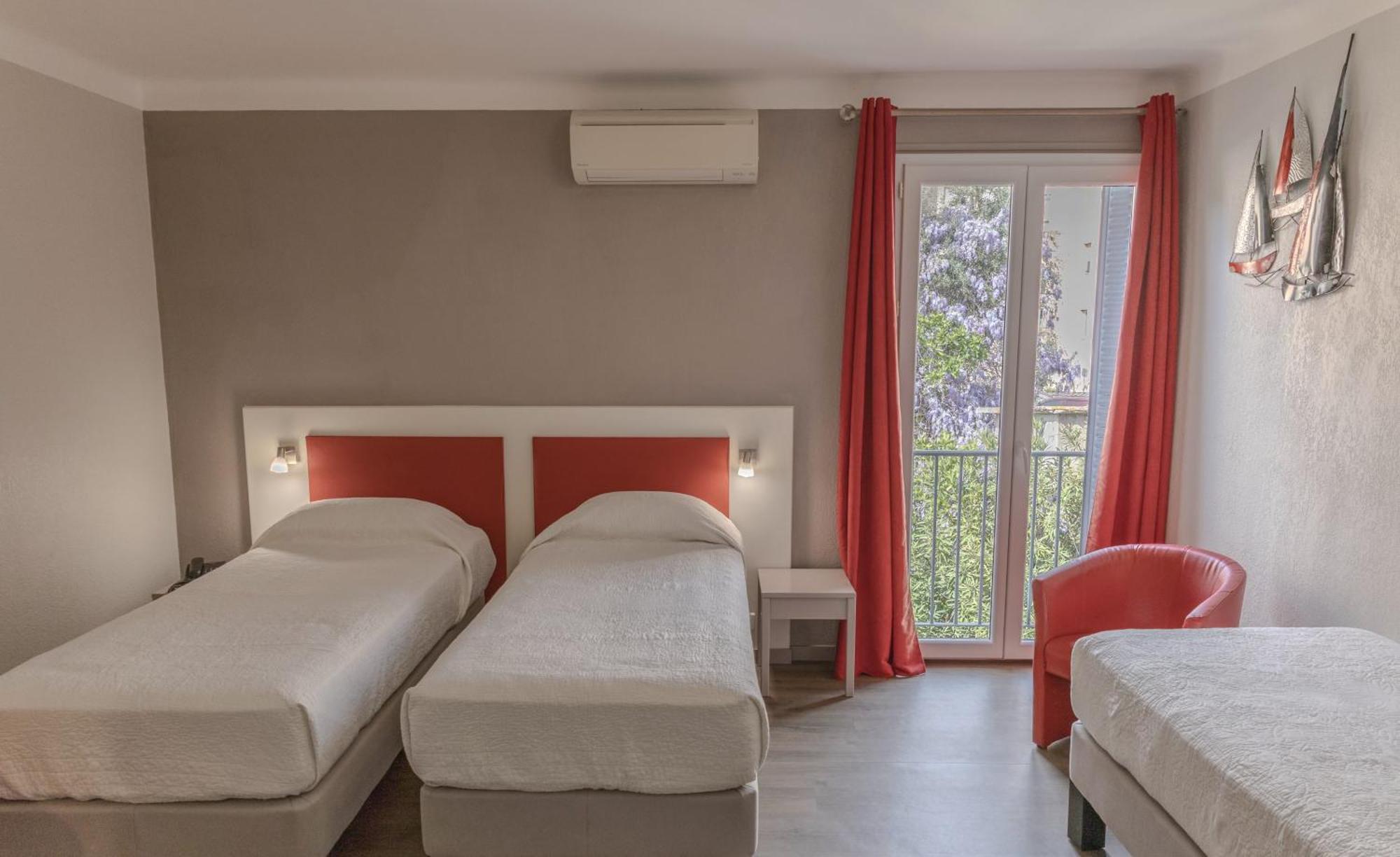 Triple Room