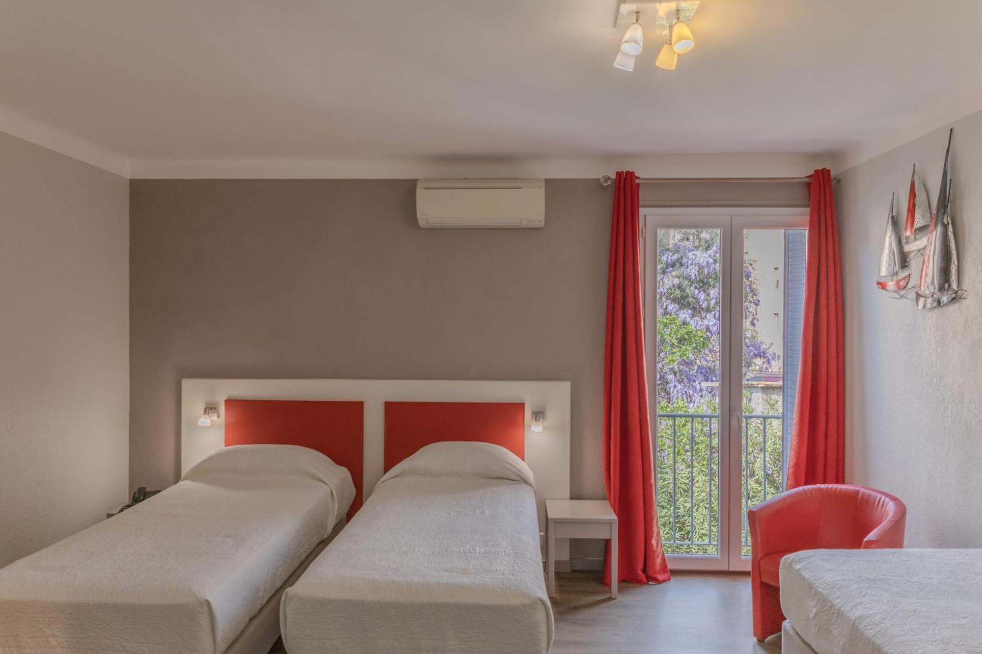 Triple Room