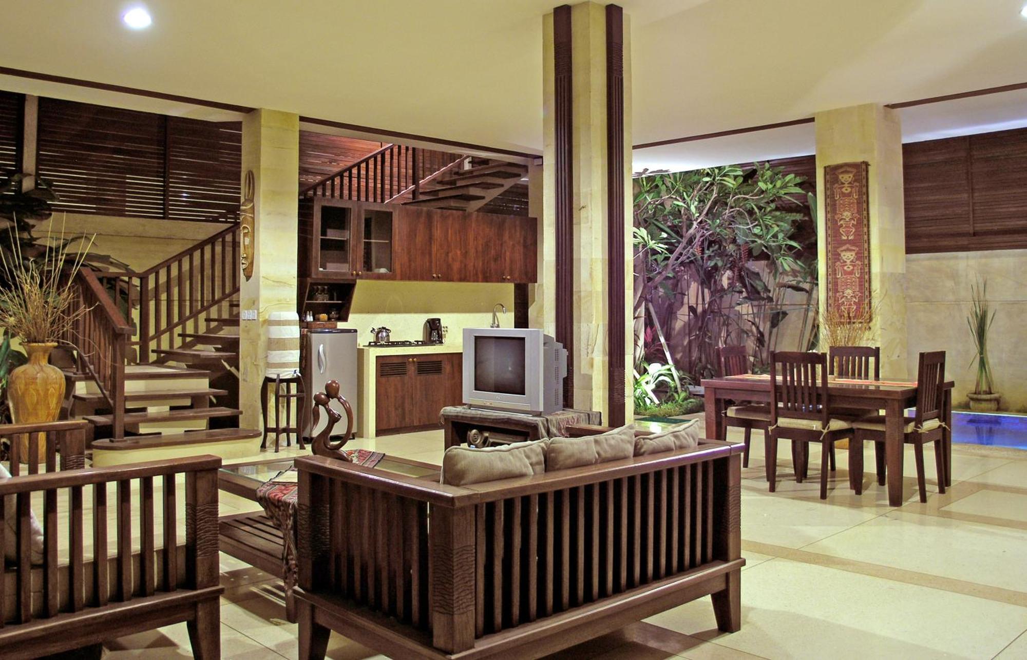 Deluxe Studio