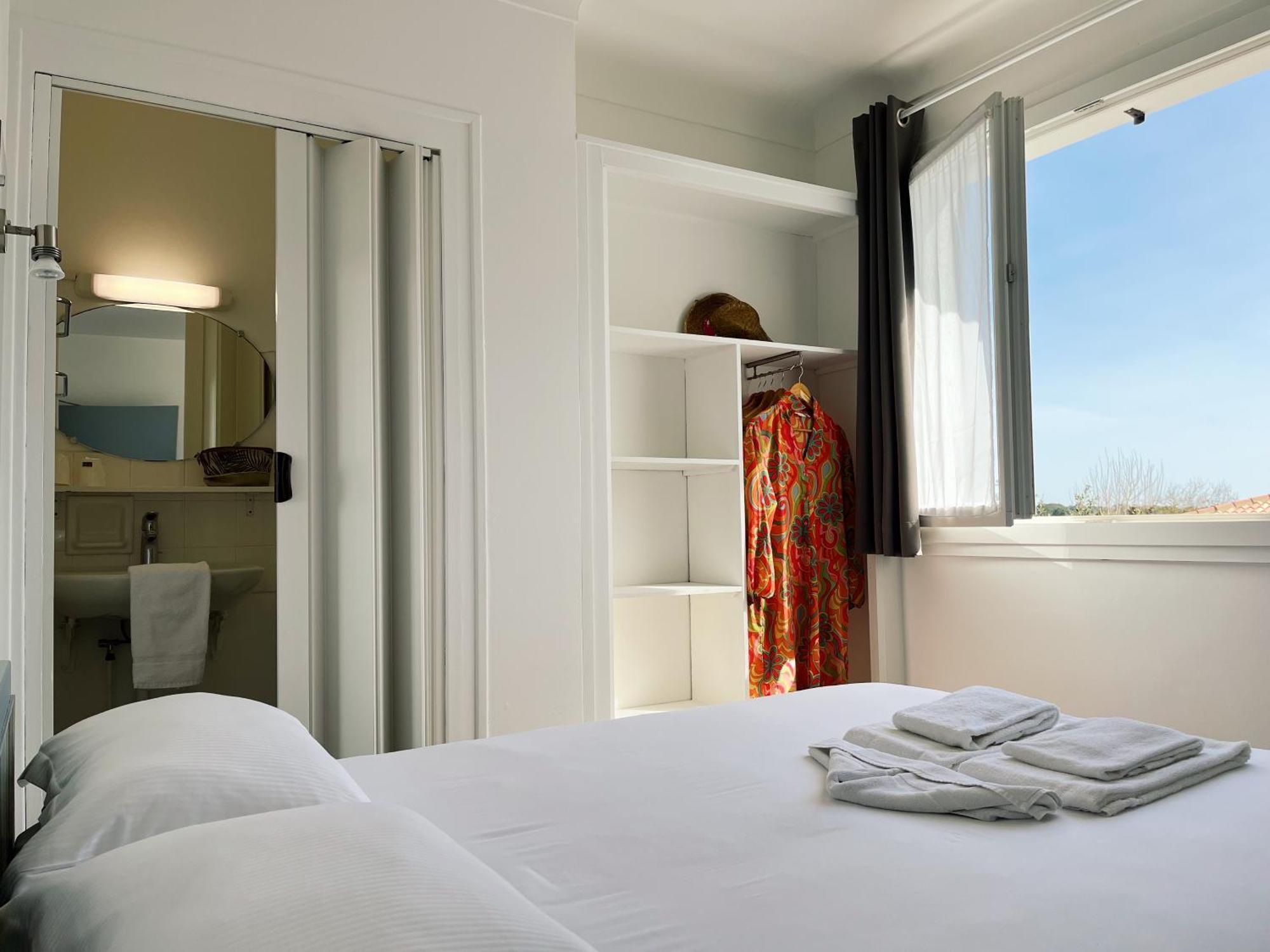 Double Room Shared Shower