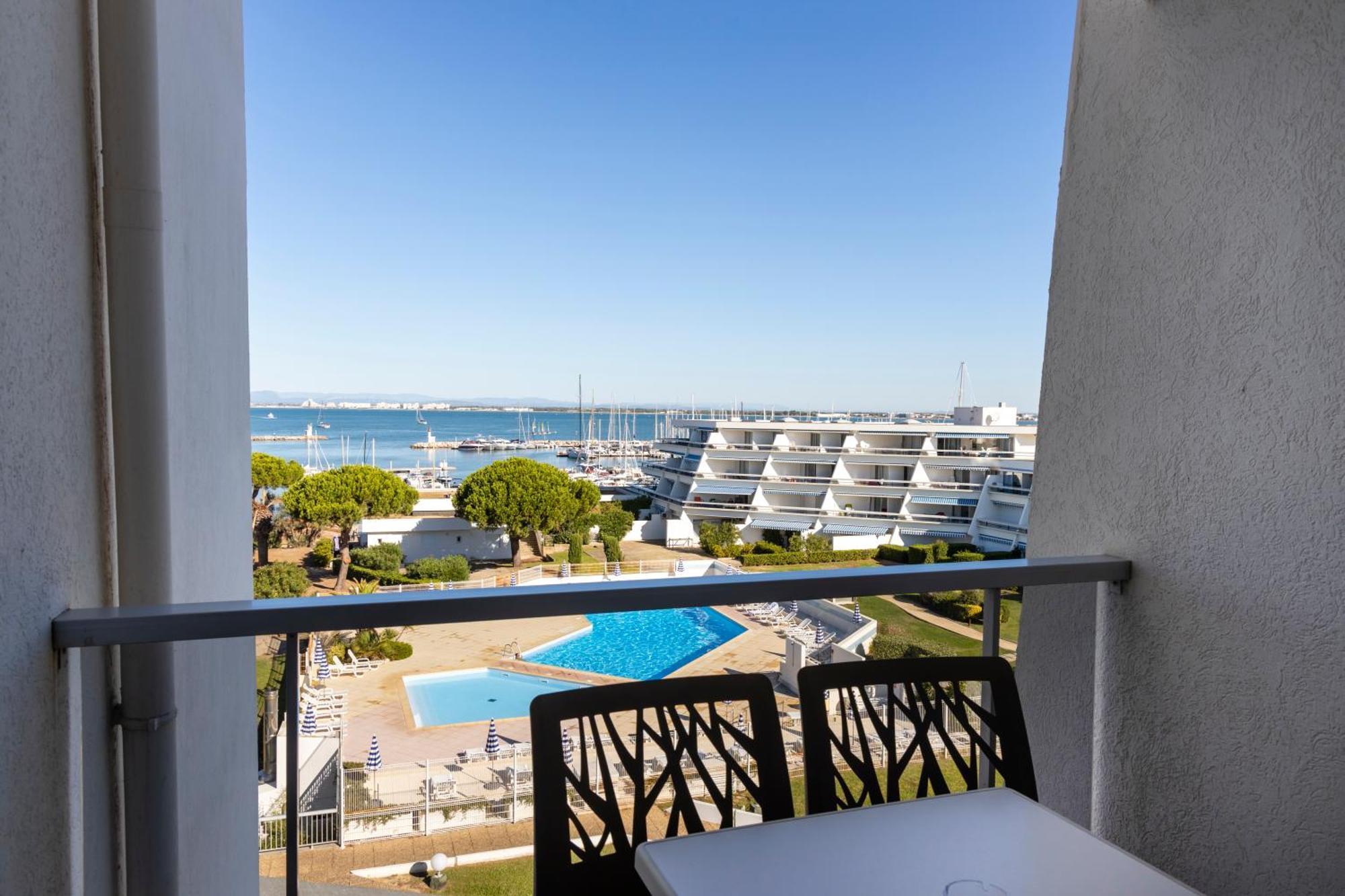 Double Room Harbor or Pool view