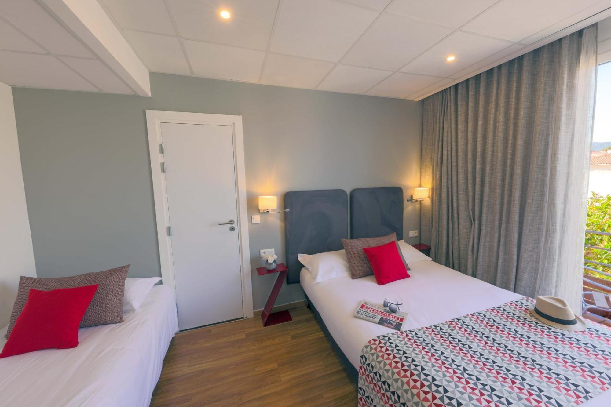 Economy Triple Room Balcony