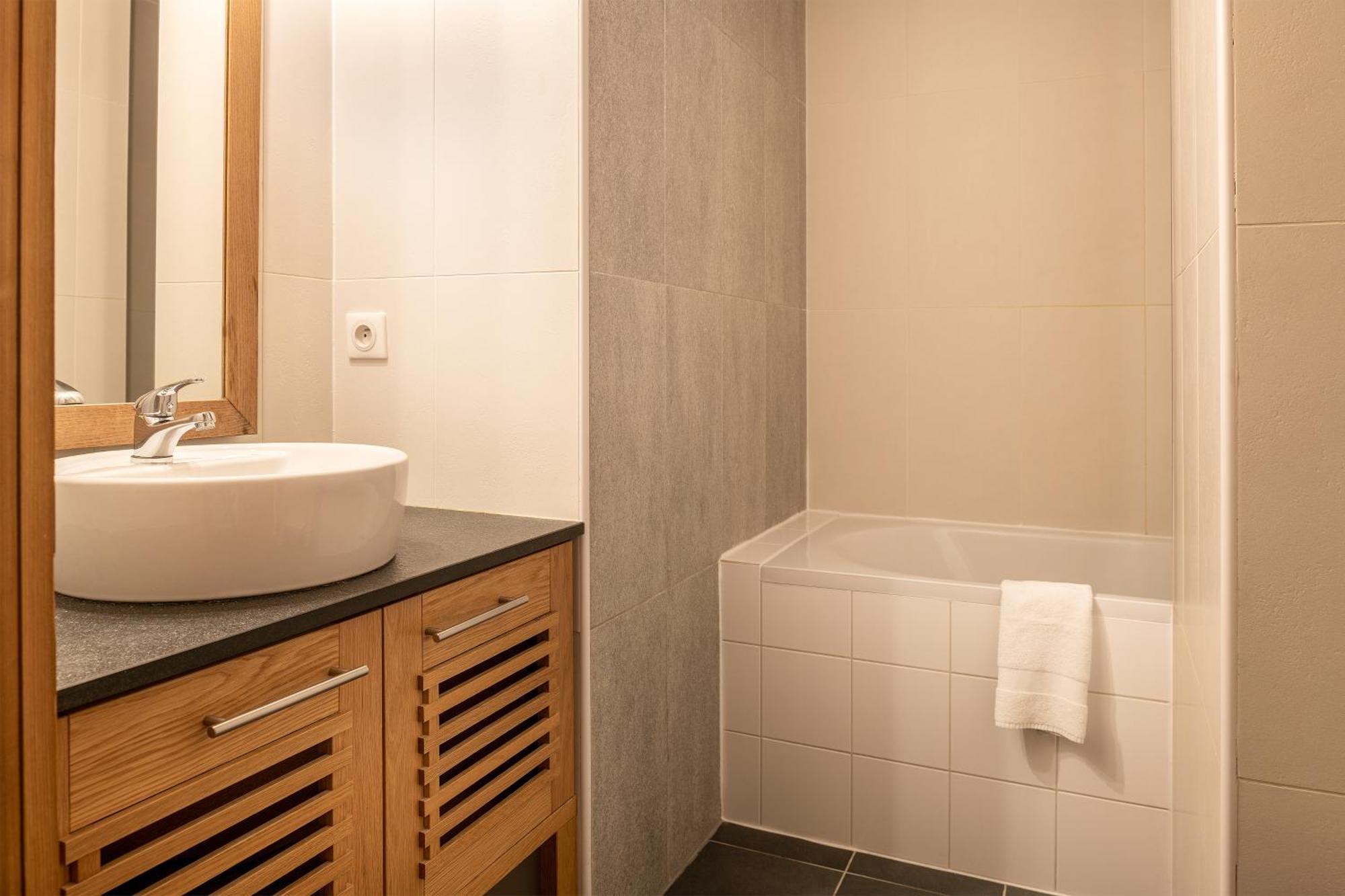 2 Bedroom Apartment Duplex max