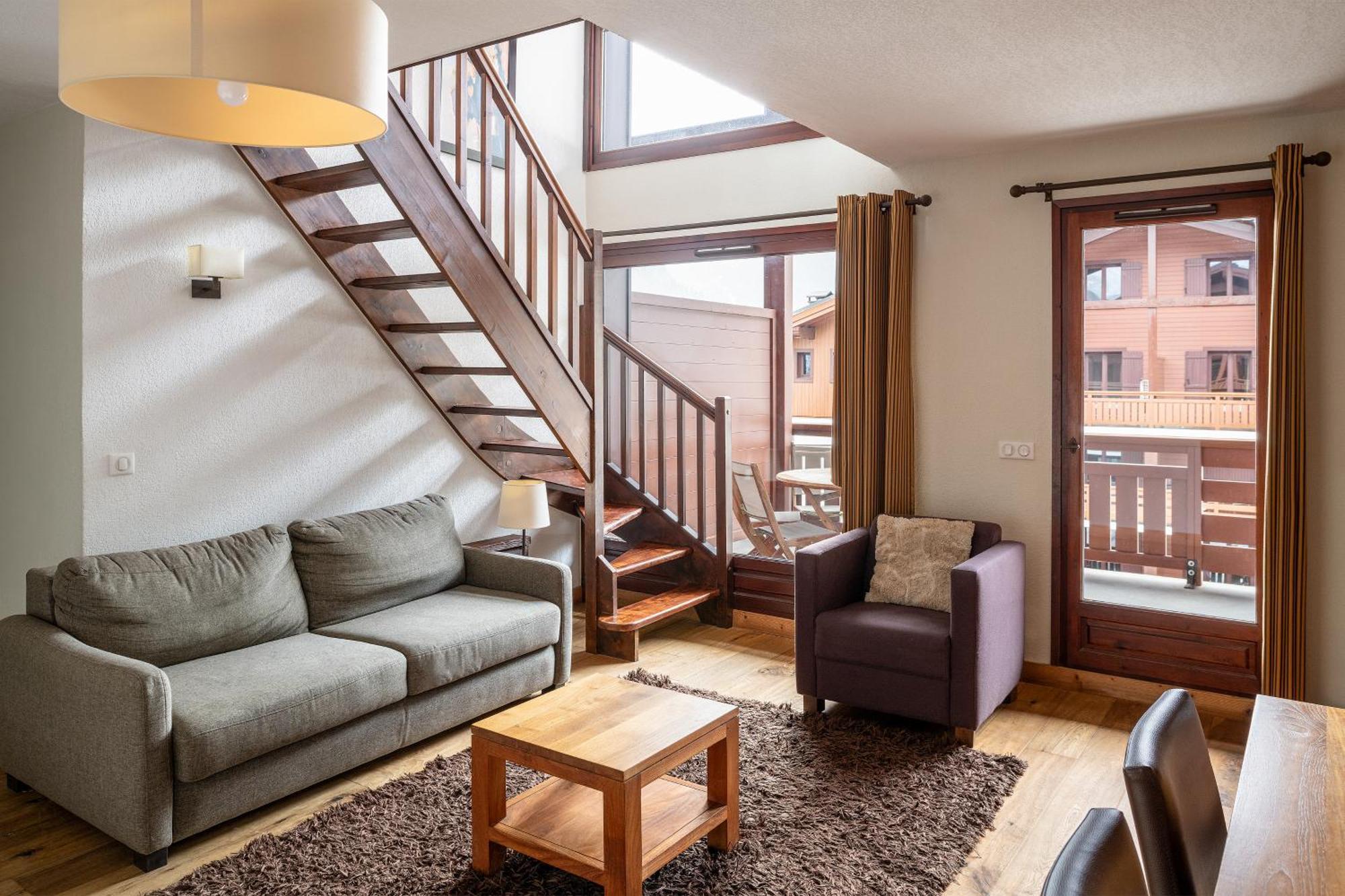2 Bedroom Apartment Duplex max