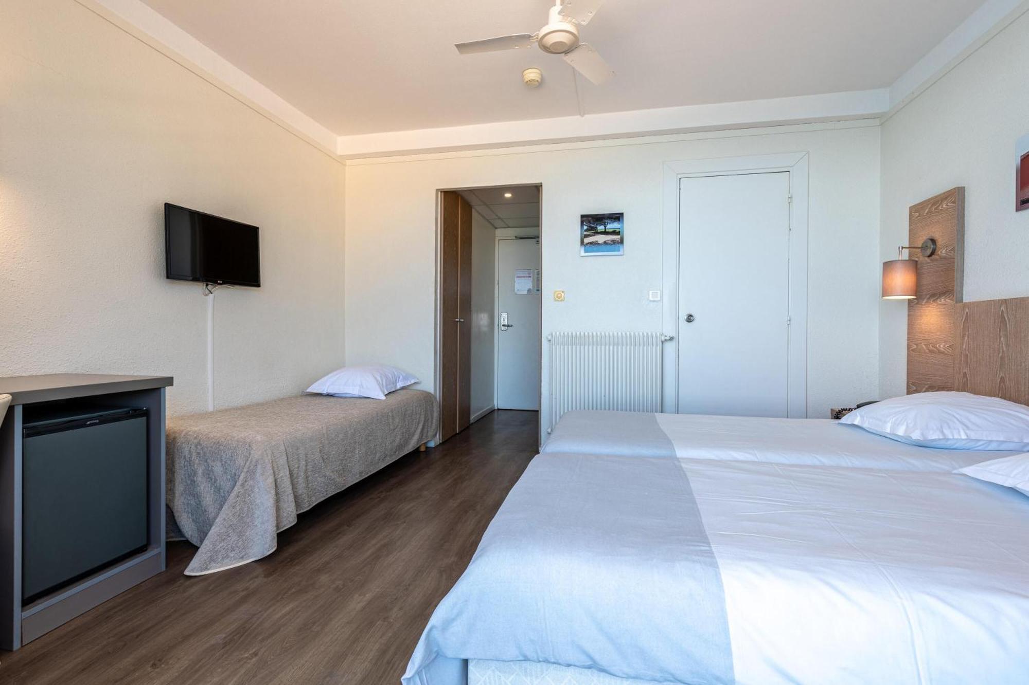 Standard Triple Room Sea View