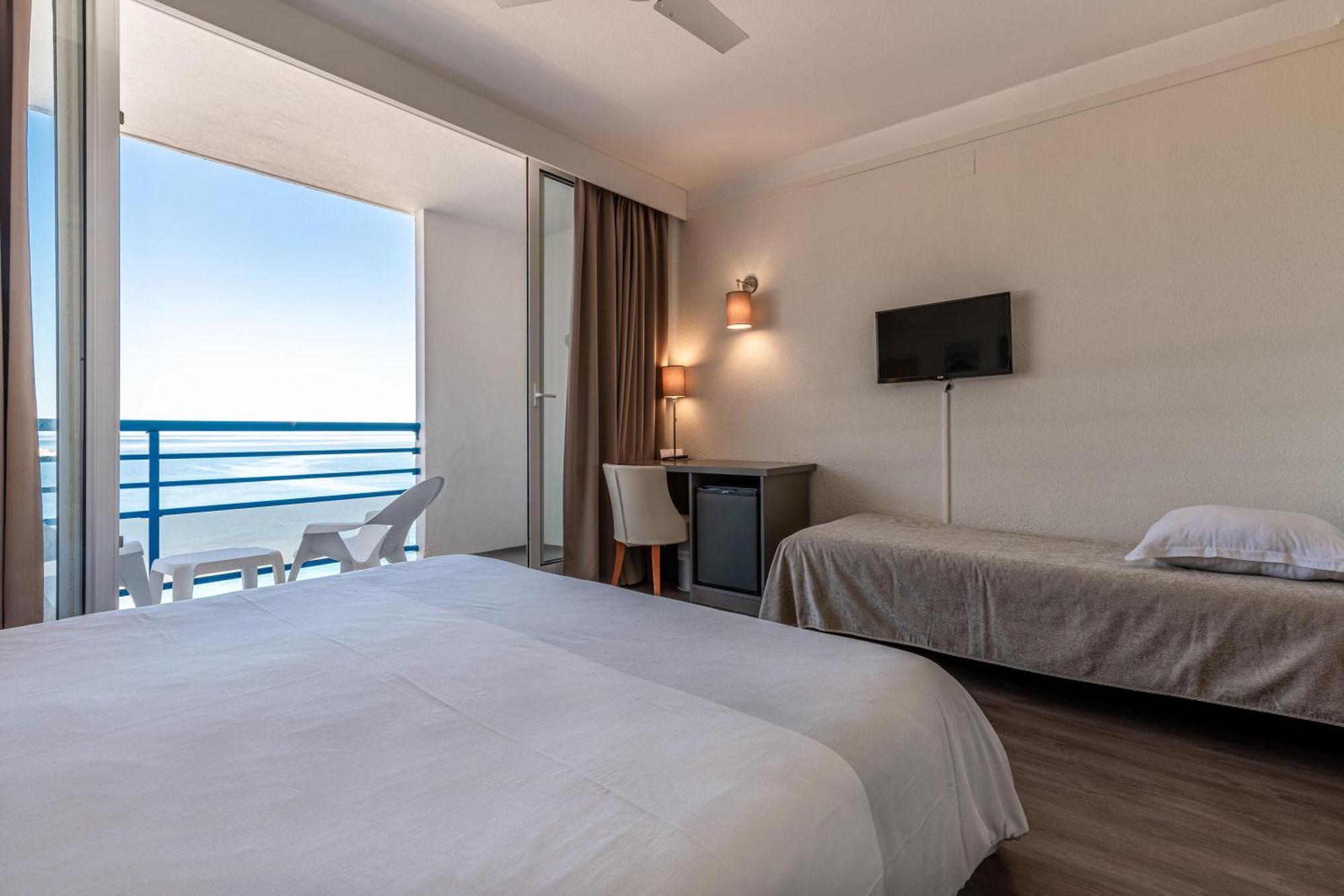 Standard Triple Room Sea View