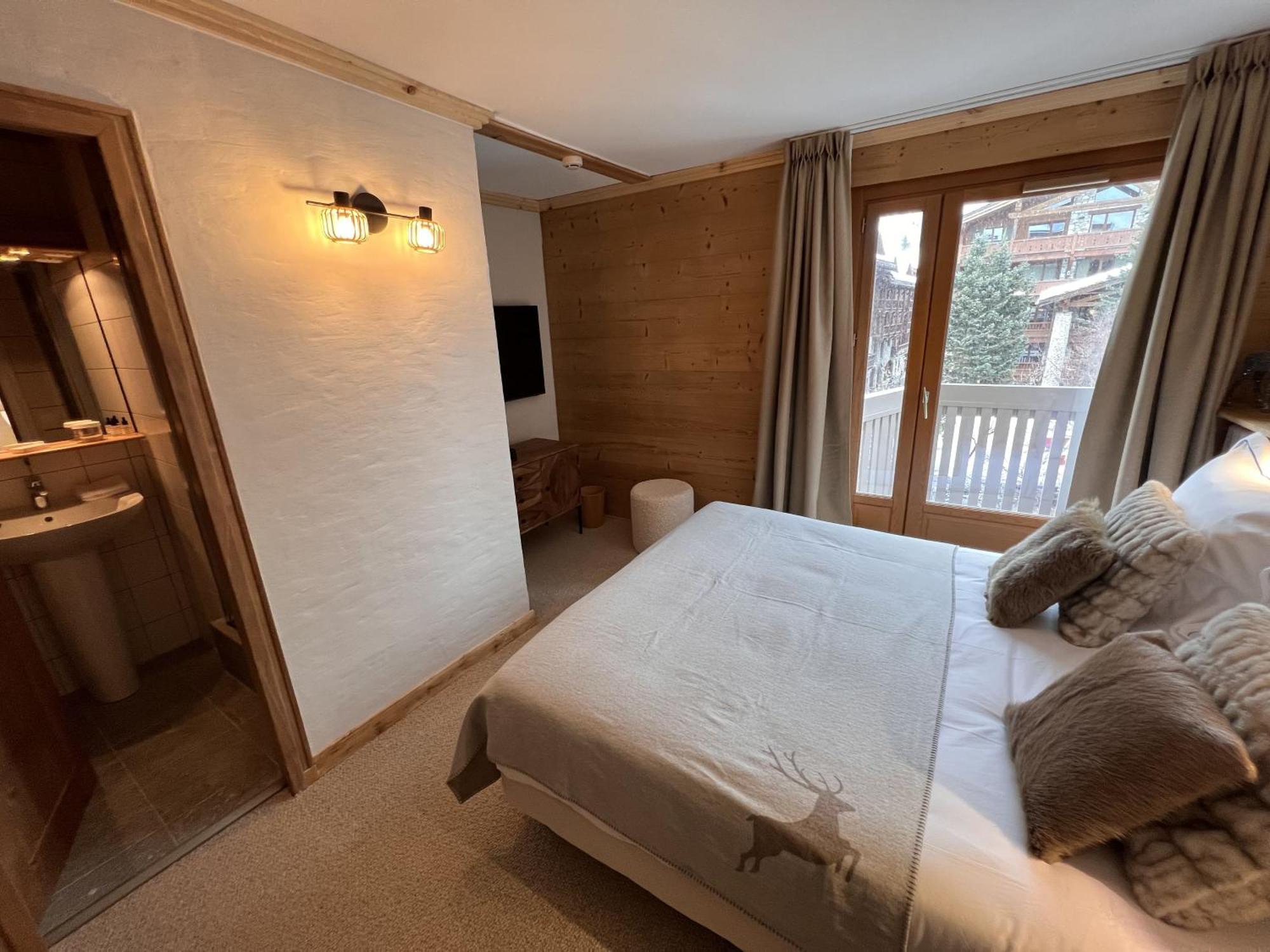 Superior Double or Twin Room City View