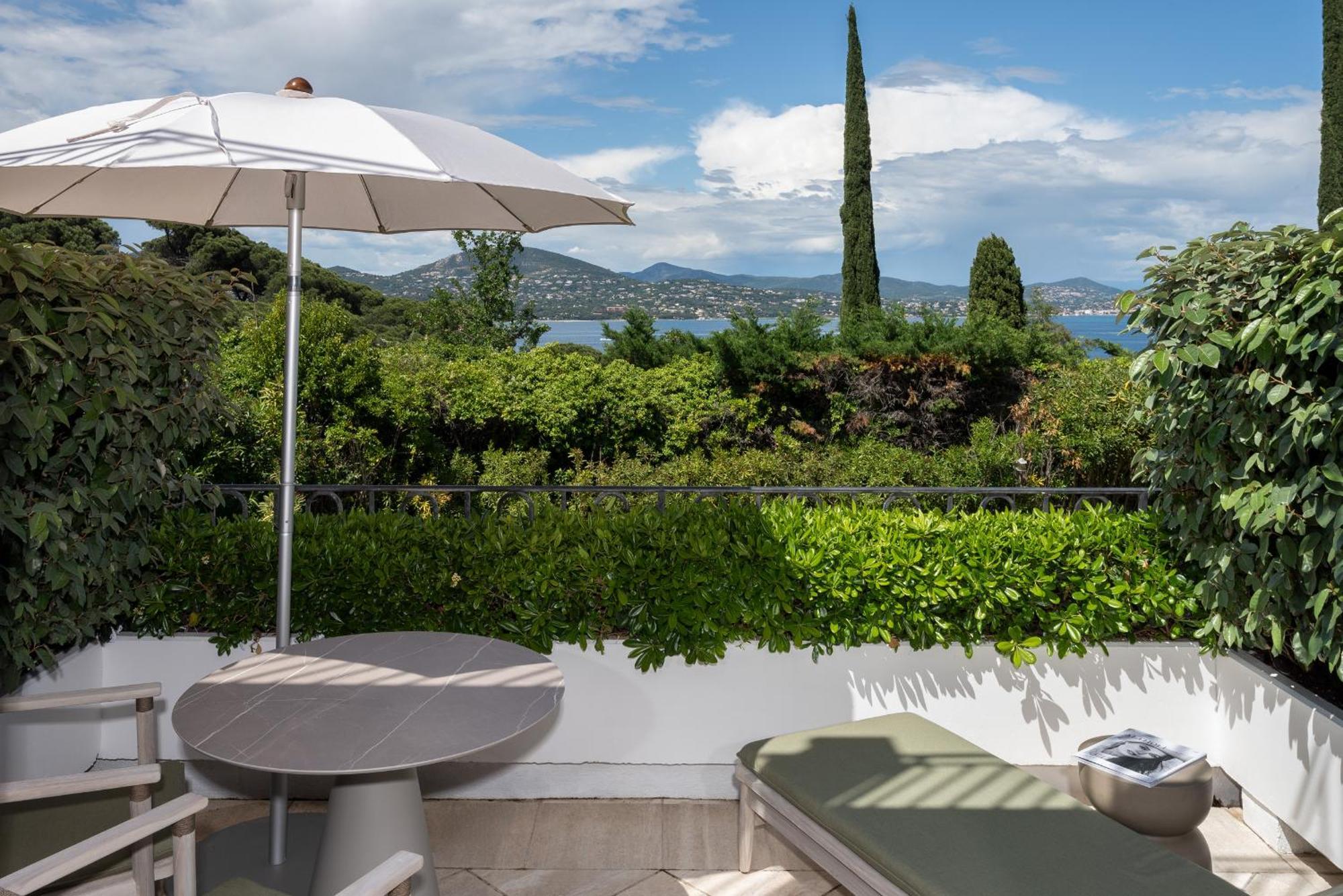 Superior Double Room Pool Level