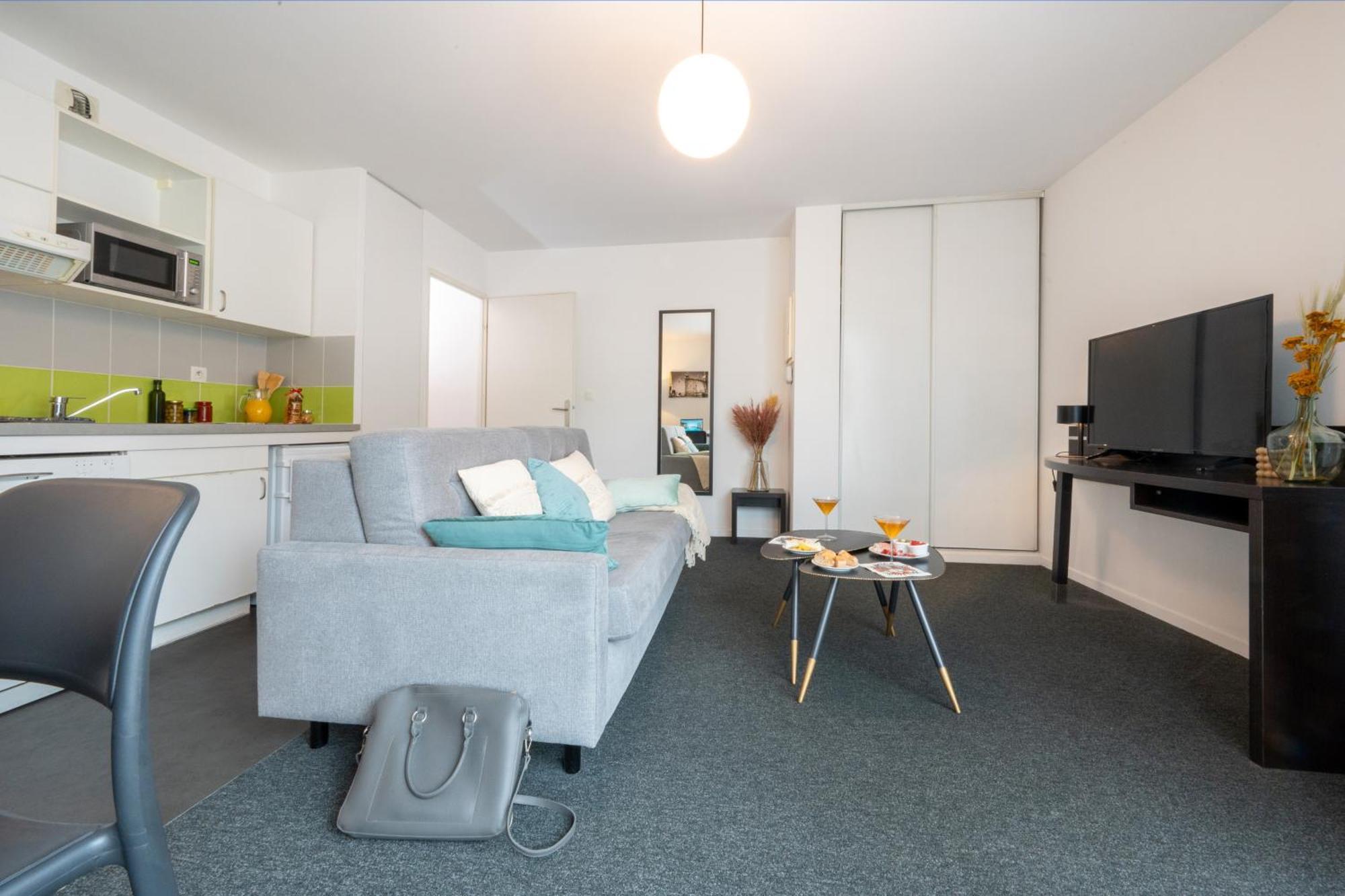 One-Bedroom Apartment